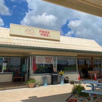 Arbuckle Mountain Fried Pies - the outside of a restaurant - Bakeries Near Me - Tonkawa, Oklahoma