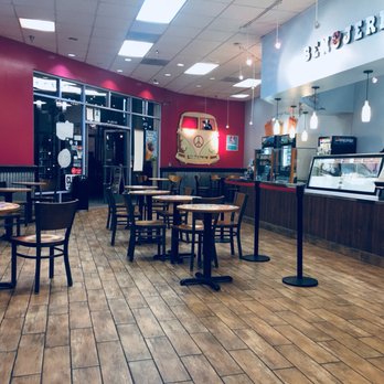Ben & Jerry’s - Inside on a weekend night - Ice Cream & Frozen Yogurt Near Me - Burbank, California