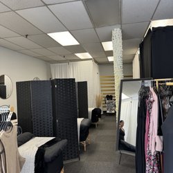 Lash Lash Mama - Multiple beds for lash appointments