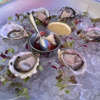 Fleetwood's on Front St - New American Near Me - Lahaina, Hawaii