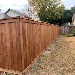 FastPace Fence - Once again top and bottom trim on pre-stained cedar side by side with Fastpace Fence SimCap.