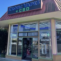 Exotic Vapes - Out front!