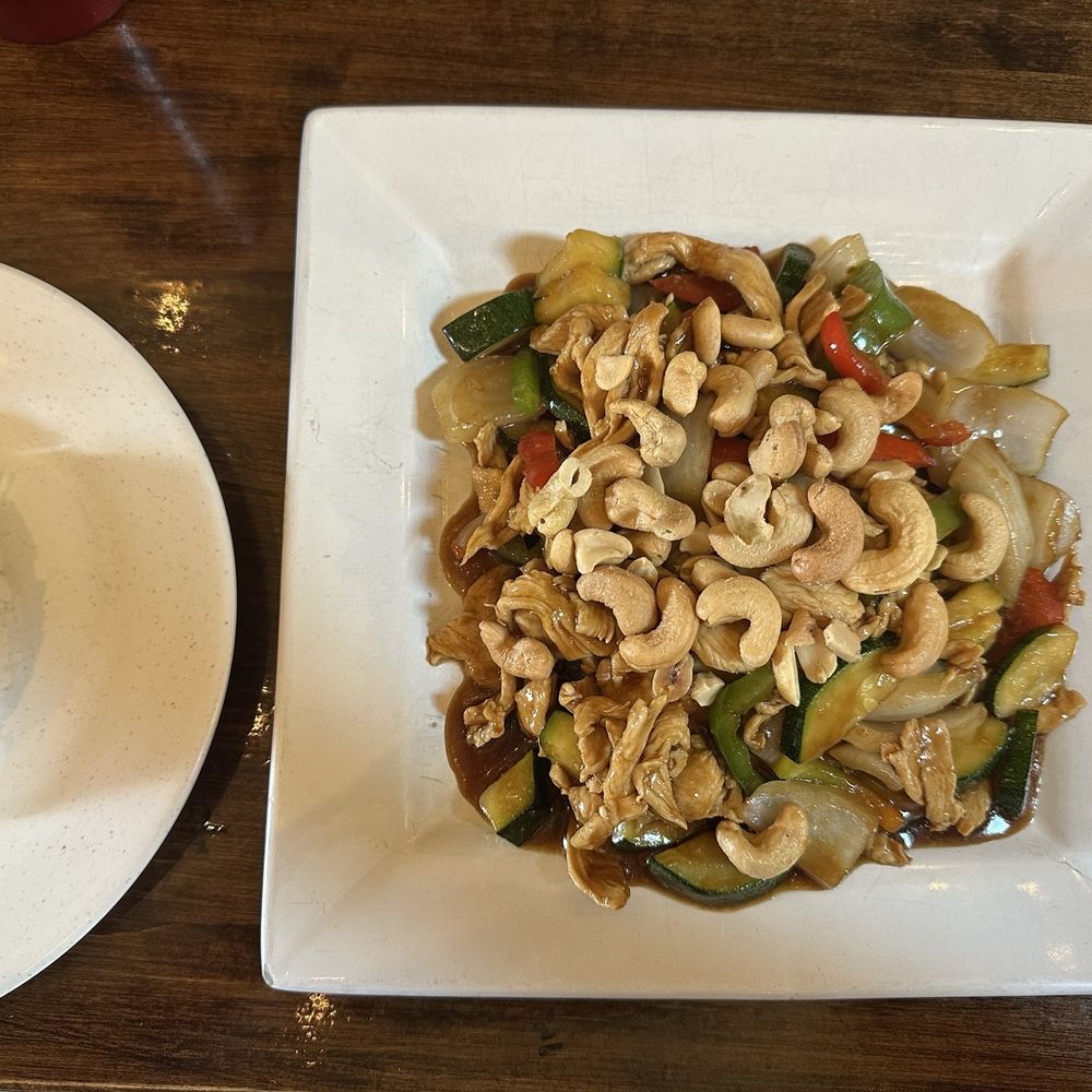 Asian Fusion - Cashew chicken - Asian Fusion Near Me - Fairplay, Colorado Asian Fusion - Cashew chicken - Asian Fusion Near Me - Fairplay, Colorado