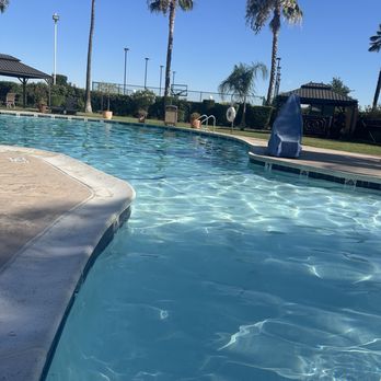 Hotel Mission De Oro - Huge pool with nice patio furniture and towels ! - Hotels Near Me - Santa Nella, California Hotel Mission De Oro - Huge pool with nice patio furniture and towels ! - Hotels Near Me - Santa Nella, California