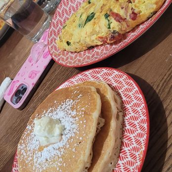 Honey Berry Pancakes and Cafe - Pancakes Near Me - Richardson, Texas
