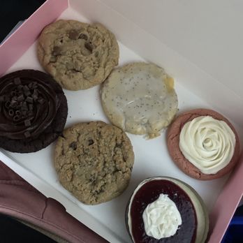 Crumbl - Irving - Crumbl cookies - Bakeries Near Me - Irving, Texas