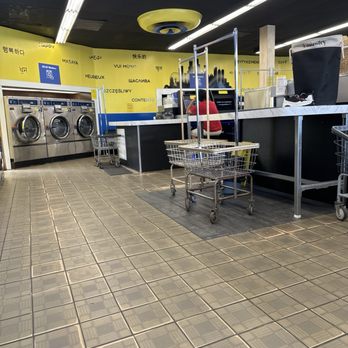Happy Hamper - Laundromat Near Me - Chicago, Illinois