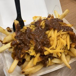 Chili cheese skinny fries