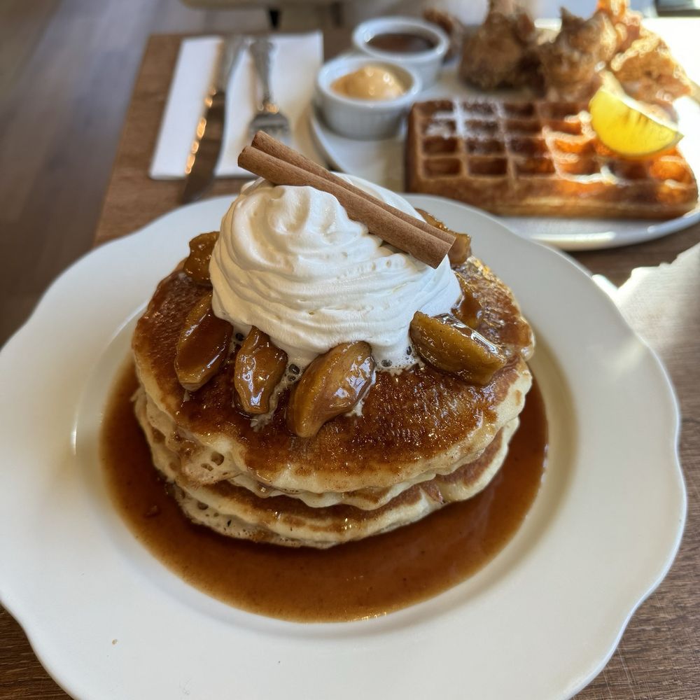 Darla Cafe  - Apple pie pancakes (seasonal) - Asian Fusion Near Me - Saratoga, California