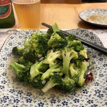 Yuan Chinese - Broccoli in oyster sauce - Chinese Near Me - Milan, Michigan Yuan Chinese - Broccoli in oyster sauce - Chinese Near Me - Milan, Michigan