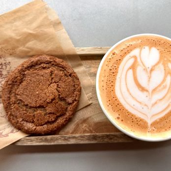 Cloud9 Coffee - Ginger molasses cookie and Thai tea latte - Coffee & Tea Near Me - Palo Alto, California