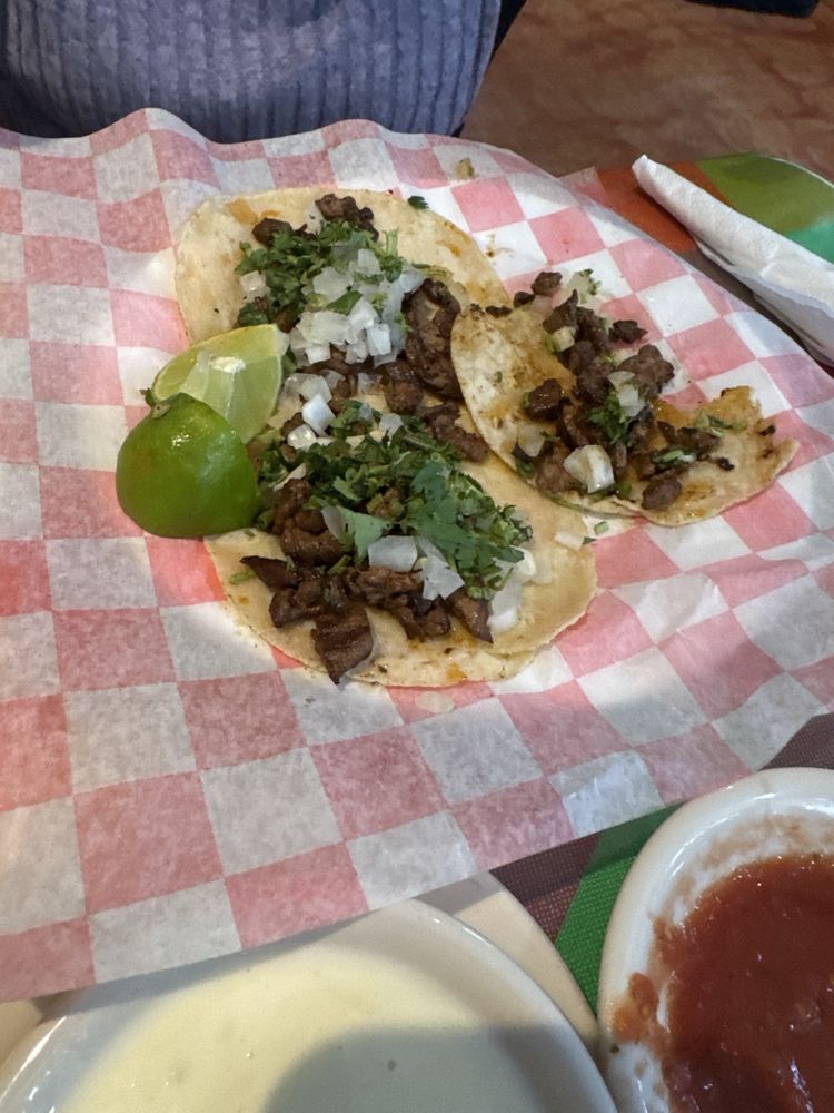 Taqueria La Hacienda Logo