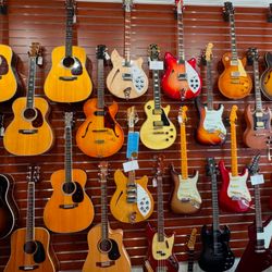 Redwoods Vintage Guitars - Tampa & St.petersburg Vintage and Used Guitar store and appraiser