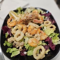 Ristorante Pizzeria Italiana - Fritto misto di pesce (fried mixed fish)