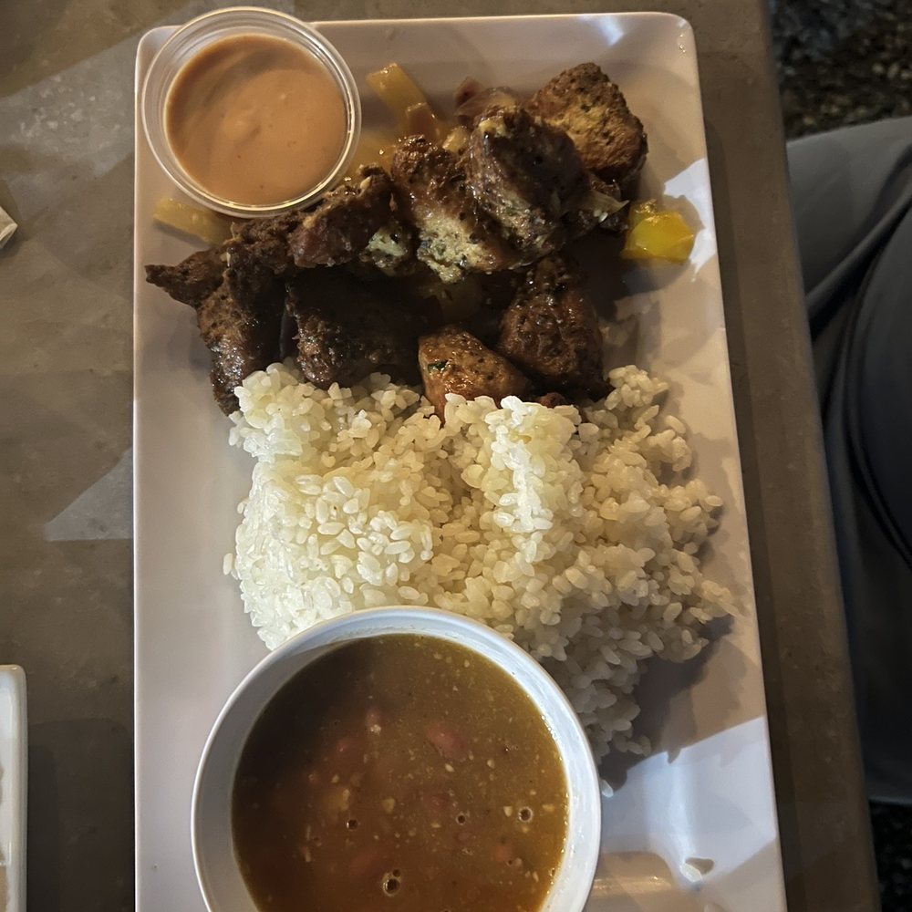 Guayabos Tropical Sunset - arroz y habichuelas con carne frita - Latin American Near Me - Aguada, Puerto Rico