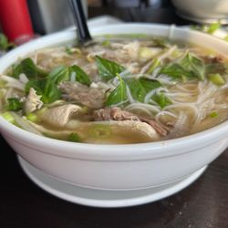 Pho Binh Minh Vietnamese Cuisine - Delicious !!!