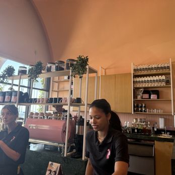 Parakeet Cafe - Newport Beach - Coffee & Tea Near Me - Newport Beach, California