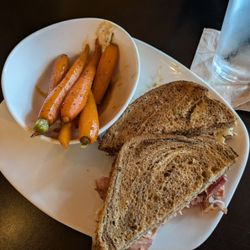 Gella's Diner & Lb Brewing - Brewben & agave glazed carrots