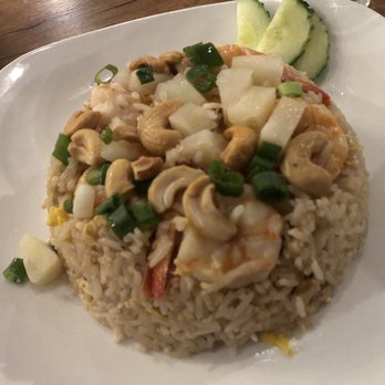 Morris Thai Cuisine - Pineapple Fried Rice with shrimp - Thai Near Me - Union, New Jersey