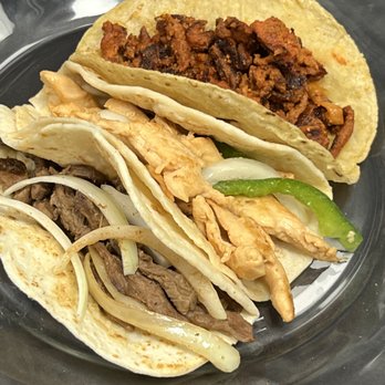 El Mana Authentic Mexican - Tacos Near Me - Austin, Texas