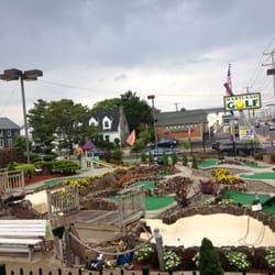 Hartland Miniature Golf & Arcade - Overall view of the course