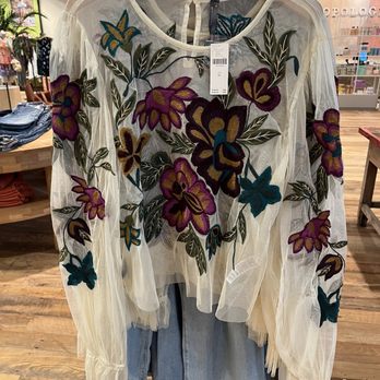 Anthropologie - I can't pull it off, but I like it! August 2025 - Accessories Near Me - Sarasota, Florida Anthropologie - I can't pull it off, but I like it! August 2025 - Accessories Near Me - Sarasota, Florida
