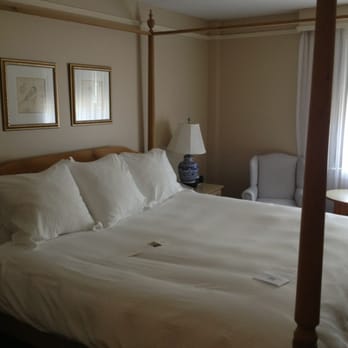 Simsbury Inn - Bed! - Hotels Near Me - Simsbury, Connecticut
