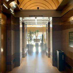 The Leo Kent Hotel - Elevators