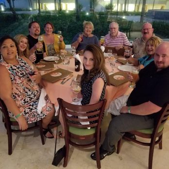 Park Royal Golden - The restaurants were GREAT (I would give them 4 out of 5 stars) - Hotels Near Me - Cancún, ROO