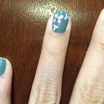 DJ Nails - Bad design! It's way different from the sample they showed me She said it's hard to do design on gel nail! What!? - Nail Technicians Near Me - Pasadena, California