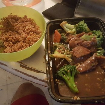 Sun Moon Garden - Put my rice in a bowl and the broccoli and beef is in the black container it came in - Chinese Near Me - Burbank, California Sun Moon Garden - Put my rice in a bowl and the broccoli and beef is in the black container it came in - Chinese Near Me - Burbank, California