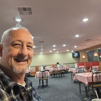 Pizza Hut - My hubby in the redecorated Pizza Hut. - Pizza Near Me - Bellmead, Texas Pizza Hut - My hubby in the redecorated Pizza Hut. - Pizza Near Me - Bellmead, Texas