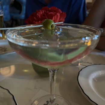Bar Cecil - Dirty martini - Cocktail Bars Near Me - Palm Springs, California Bar Cecil - Dirty martini - Cocktail Bars Near Me - Palm Springs, California