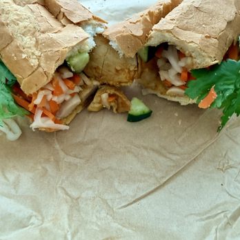 Rollin’ Rolls Cafe - Banh mi - lemongrass chicken - Vietnamese Near Me - Urban Honolulu, Hawaii Rollin’ Rolls Cafe - Banh mi - lemongrass chicken - Vietnamese Near Me - Urban Honolulu, Hawaii