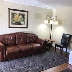 Gina Ferrari, DDS - Ferrari Family Dental & Cosmetics - Waiting room