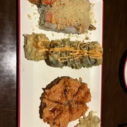 Tokyo Sushi - Spicy tuna pizza, sweet heat roll