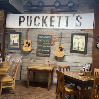 Puckett's Restaurant - Interior design - Barbeque Near Me - Franklin, Tennessee Puckett's Restaurant - Interior design - Barbeque Near Me - Franklin, Tennessee