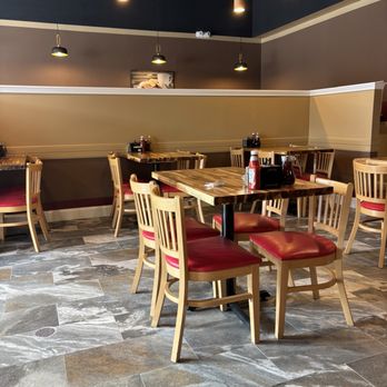 Angelo’s Cafe - Interior - Salad Near Me - Bryn Mawr, Pennsylvania