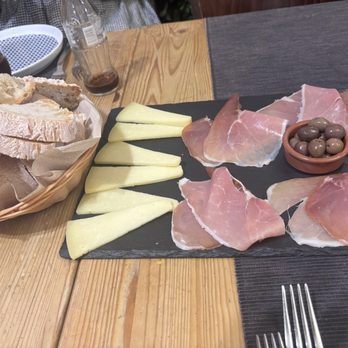 Leitaria A Camponeza - Portuguese Near Me - Lisbon, 11