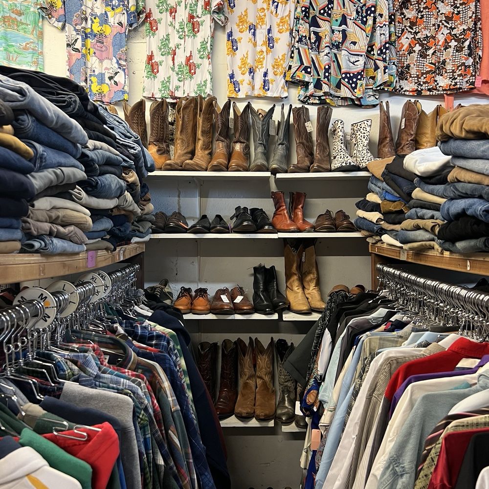 La Bomba - Used, Vintage & Consignment Near Me - Long Beach, California La Bomba - Used, Vintage & Consignment Near Me - Long Beach, California