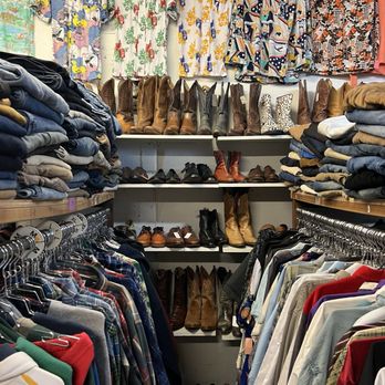 La Bomba - Used, Vintage & Consignment Near Me - Long Beach, California La Bomba - Used, Vintage & Consignment Near Me - Long Beach, California