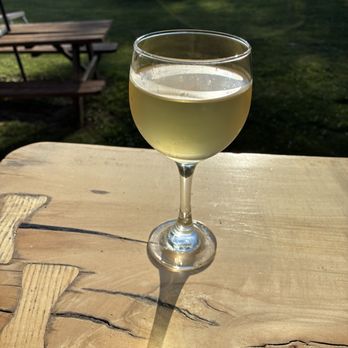 Manchester Hill Winery and Vineyard - Traminette - Wineries Near Me - Circleville, Ohio