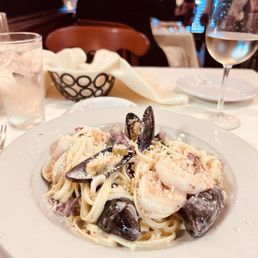 Fettuccine Pescatore Bianca Fettuccine Pescatore Bianca