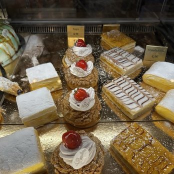 A Brasileira - Cafes Near Me - Lisbon, 11