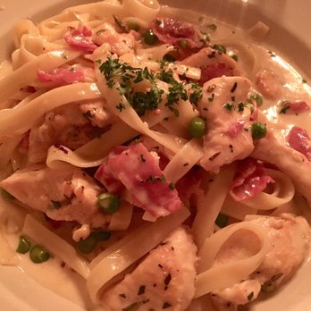 Pasta Prego - Fettuccine (Sautéed Chicken Breast, Prosciutto, Fresh Peas, White Wine Garlic Cream Sauce, $24)- 3/5 stars - Wine Bars Near Me - Napa, California Pasta Prego - Fettuccine (Sautéed Chicken Breast, Prosciutto, Fresh Peas, White Wine Garlic Cream Sauce, $24)- 3/5 stars - Wine Bars Near Me - Napa, California