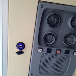 Hollywood Bowl park & ride - Our bus had USB outlets!