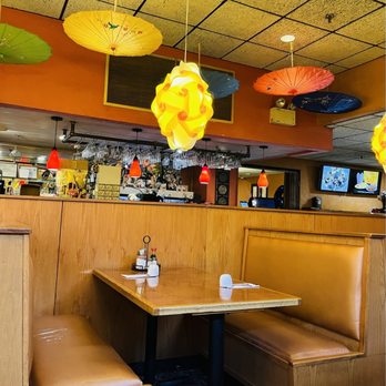 China Chef - Seating - Chinese Near Me - Morton Grove, Illinois