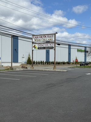 Liquor Outlet Wine Cellars