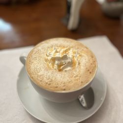 Café Capuchinos - Caramel latte with almond milk