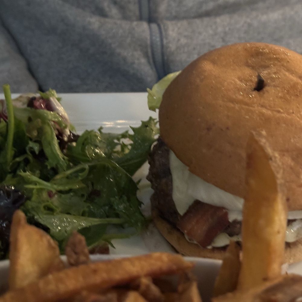 Burger Bach - Regular burger with bacon added - Burgers Near Me - Richmond, Virginia